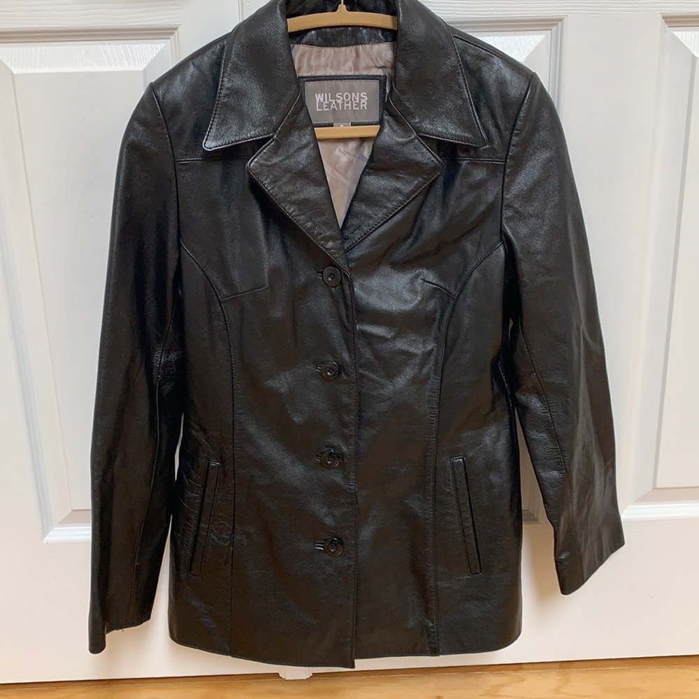 Women’s Wilson’s leather jacket size small.